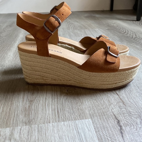 Lucky Brand Naveah Platform Sandals - Picture 3 of 14